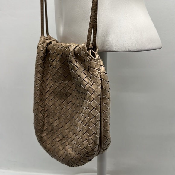 Bottega Veneta Intriciato Leather Dot Shoulder Bag Purse Adjustable Tan Brown - Picture 4 of 16